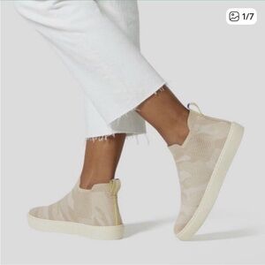 Rothys The‎ Chelsea Beige Sand Camo Fabric High Top Sneaker Boots 7.5